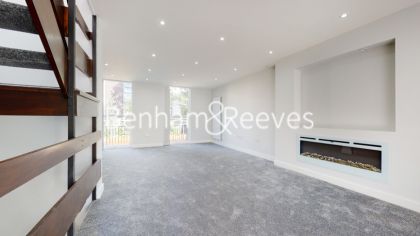 5  bedrooms house to rent in Hornby Close, Hampstead ,NW3-image 1