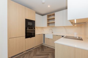 2  bedrooms flat to rent in Henshaw Parade, Hendon, NW9-image 2