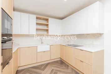 2  bedrooms flat to rent in Henshaw Parade, Hendon, NW9-image 2