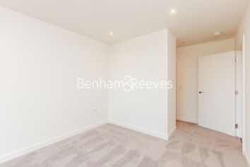 2  bedrooms flat to rent in Henshaw Parade, Hendon, NW9-image 3