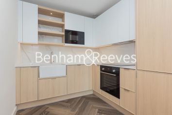2  bedrooms flat to rent in Henshaw Parade, Hampstead, NW9-image 2