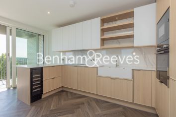 3  bedrooms flat to rent in Henshaw Parade, Hendon, NW9-image 2