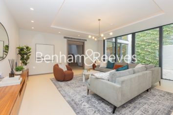 3  bedrooms flat to rent in Manor Mews, Maida Vale, NW8-image 1