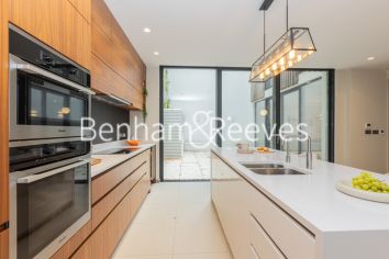 3  bedrooms flat to rent in Manor Mews, Maida Vale, NW8-image 7