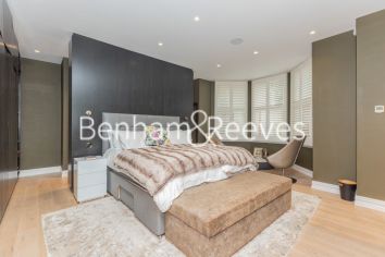 3  bedrooms flat to rent in Lyndhurst Gardens, Hampstead, NW3-image 4
