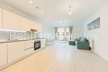 2  bedrooms flat to rent in Sparrowhawk Square, Hendon waterside, NW9-image 7