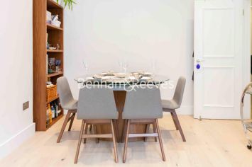 3 bedrooms flat to rent in Goldhurst Terrace, South Hampstead, NW6-image 3