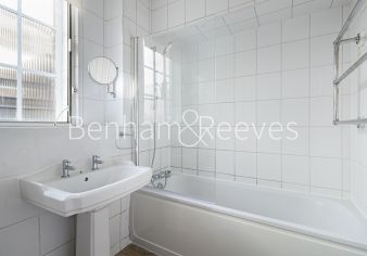 2  bedrooms flat to rent in St. George's Court, Brompton Road, SW3-image 4
