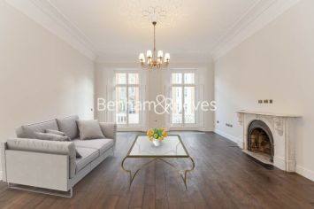 3 bedrooms flat to rent in Queensberry Place, Knightsbridge, SW7-image 1