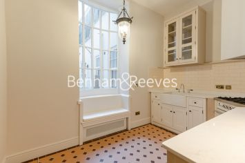 3 bedrooms flat to rent in Queensberry Place, Knightsbridge, SW7-image 14