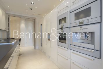 3 bedrooms flat to rent in Empire House, Thurloe Place, SW7-image 3