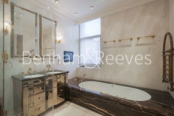 3 bedrooms flat to rent in Empire House, Thurloe Place, SW7-image 5
