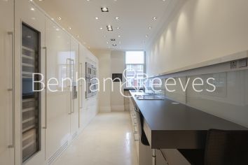 3 bedrooms flat to rent in Empire House, Thurloe Place, SW7-image 15