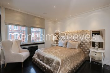 3 bedrooms flat to rent in Empire House, Thurloe Place, SW7-image 16