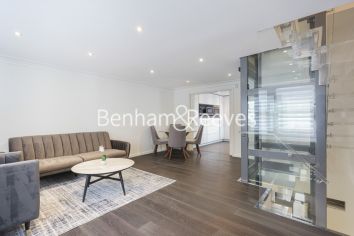 4 bedrooms house to rent in St. Catherine's Mews, Chelsea, SW3-image 2