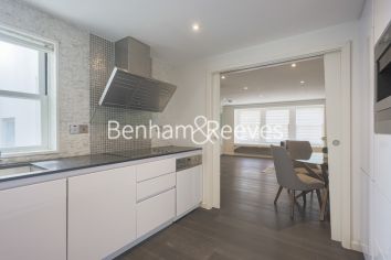 4 bedrooms house to rent in St. Catherine's Mews, Chelsea, SW3-image 3