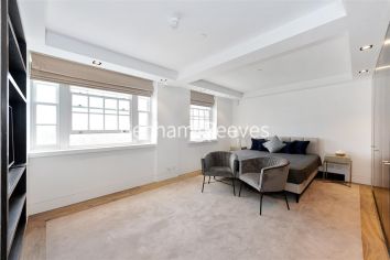 3 bedrooms house to rent in Buckingham Gate, Westminster SW1E-image 9