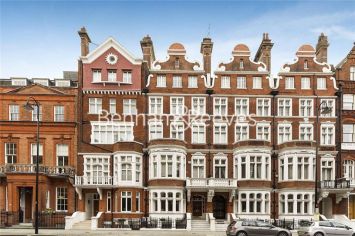4  bedrooms flat to rent in Pont Street, Knightsbridge, SW1X-image 6