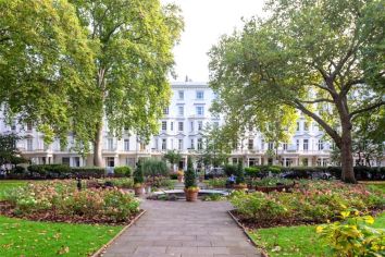 3  bedrooms flat to rent in St. George's Square, Pimlico, SW1V-image 1