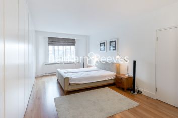1  bedroom flat to rent in St. George's Court, South Kensington SW3-image 4