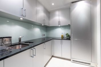 1  bedroom flat to rent in The Knightsbridge Apartments, SW1-image 3
