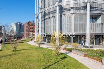 Lewis Cubitt Square, Kings Cross, N1C view 7