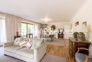 4  bedrooms flat to rent in Hyde Park Gate, Hyde Park, SW7-image 8