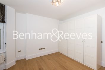 3  bedrooms flat to rent in Nevern Square, Earl's Court, SW5-image 8