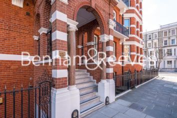 3  bedrooms flat to rent in Nevern Square, Earl's Court, SW5-image 10