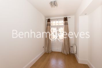 3  bedrooms flat to rent in Nevern Square, Earl's Court, SW5-image 11