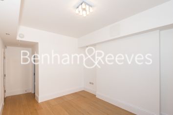 3  bedrooms flat to rent in Nevern Square, Earl's Court, SW5-image 13