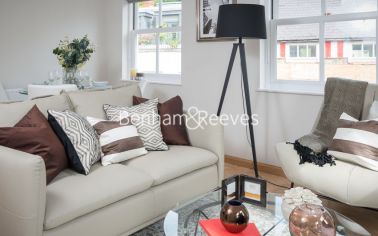 1  bedroom flat to rent in Trafalgar Gardens, Kensington, W8-image 5