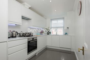 1  bedroom flat to rent in Trafalgar Gardens, Kensington, W8-image 6