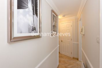 1  bedroom flat to rent in Trafalgar Gardens, Kensington, W8-image 15
