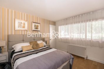1  bedroom flat to rent in Palace Gate, Kensington, W8-image 3