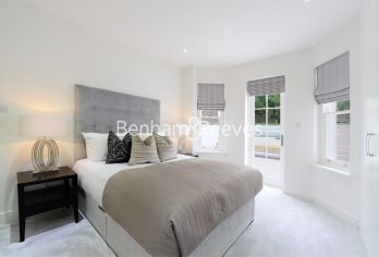 3 bedrooms flat to rent in Lexham Gardens, Kensington, W8-image 11