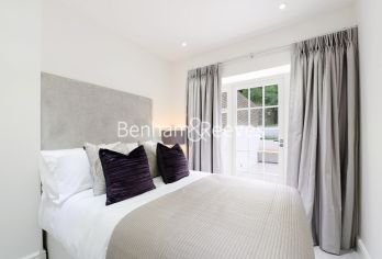 3 bedrooms flat to rent in Lexham Gardens, Kensington, W8-image 13