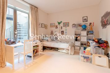 4 bedrooms flat to rent in Thornwood Gardens, Kensington, W8-image 12