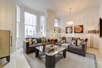 4  bedrooms flat to rent in Lexham Gardens, Kensington, W8-image 1