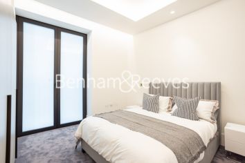 1 bedroom flat to rent in Lancer Square, Kensington, W8-image 4