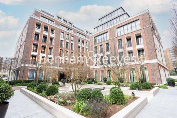 1 bedroom flat to rent in Lancer Square, Kensington, W8-image 13