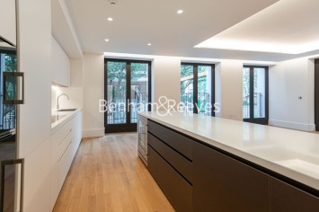 2 bedrooms flat to rent in Lancer Square, Kensington, W8-image 10