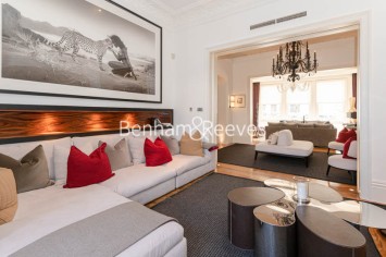 4 bedrooms flat to rent in Queens Gate Terrace, Kensington, SW7-image 1