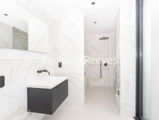 Cluny Mews, Kensington, SW5 view 4