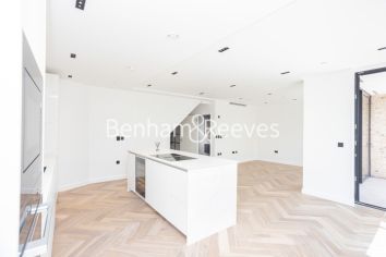 2 bedrooms flat to rent in Cluny Mews, Kensington, SW5-image 12