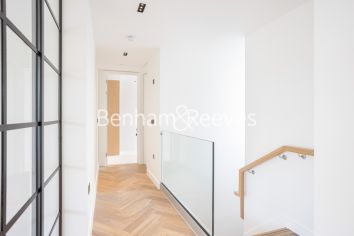 2 bedrooms flat to rent in Cluny Mews, Kensington, SW5-image 11