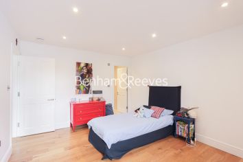 4 bedrooms house to rent in Albert Mews, Kensington, W8-image 8