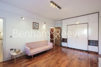 Studio flat to rent in Broadwalk Court, Kensington, W8-image 1