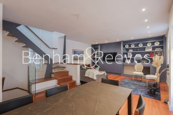 3  bedrooms flat to rent in Phillimore Walk, Kensington, W8-image 12