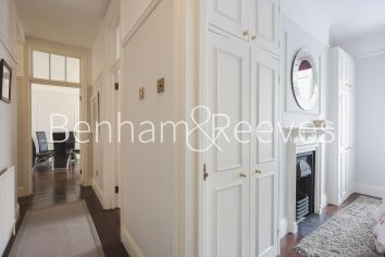 3 bedrooms flat to rent in Abingdon Mansions, Kensington, W8-image 11